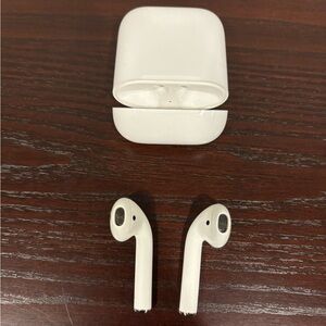 Apple AirPods 2nd Generation